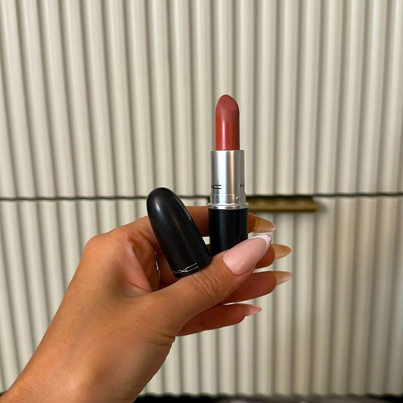 ⚡️M•A•C lipstick in “Velvet Teddy”👄🧸 - Picture 4 of 4